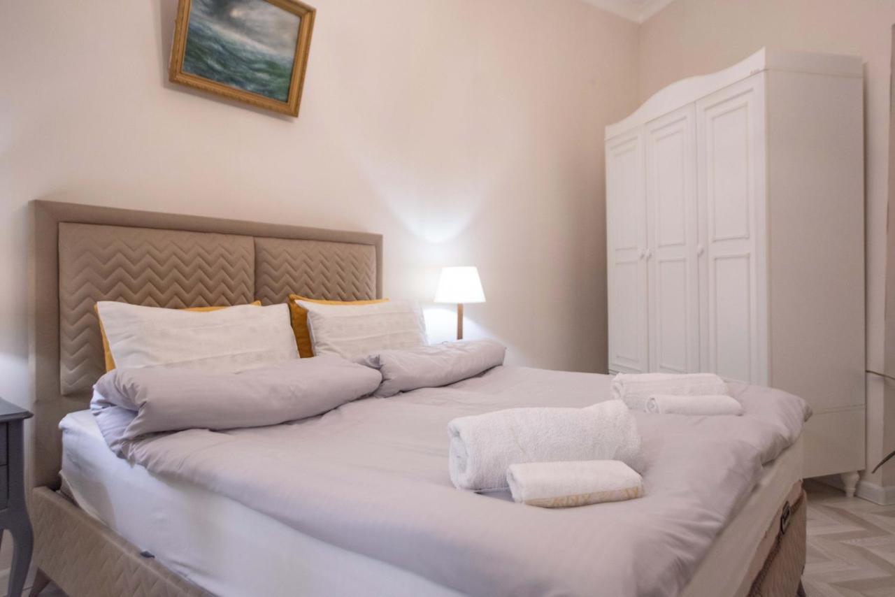 Old Town-Booking Apartment Tbilisi Exterior photo