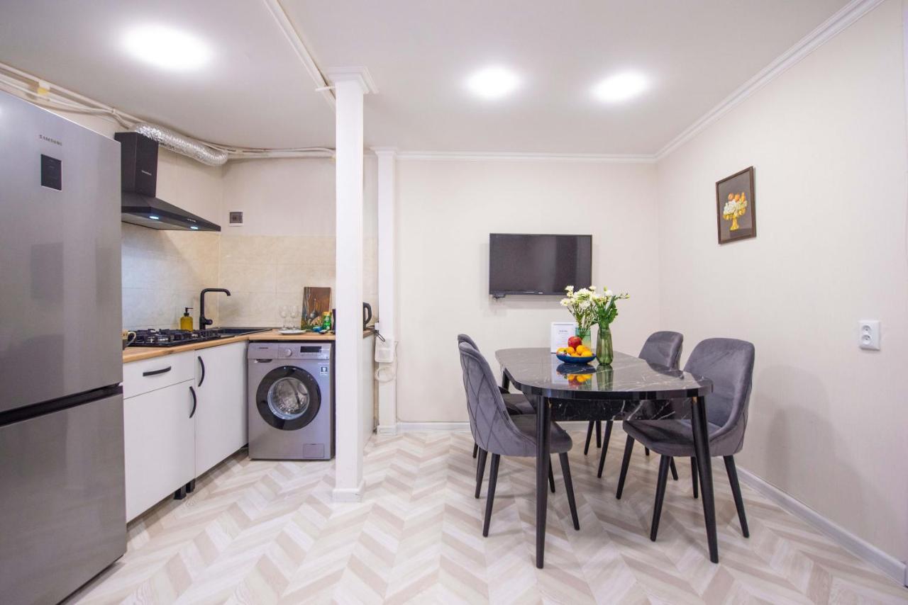 Old Town-Booking Apartment Tbilisi Exterior photo